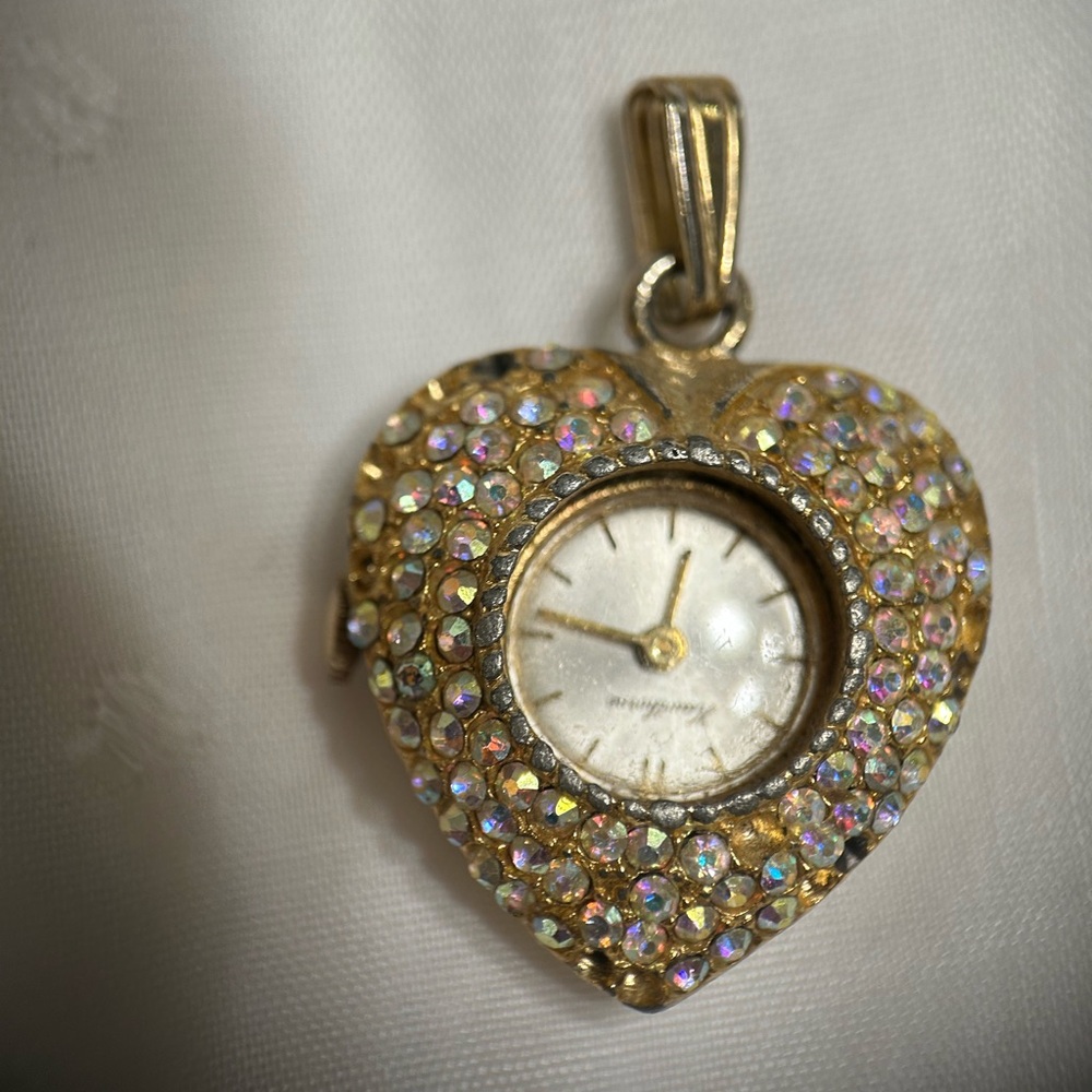 Cool Vintage crystal pendant/watch